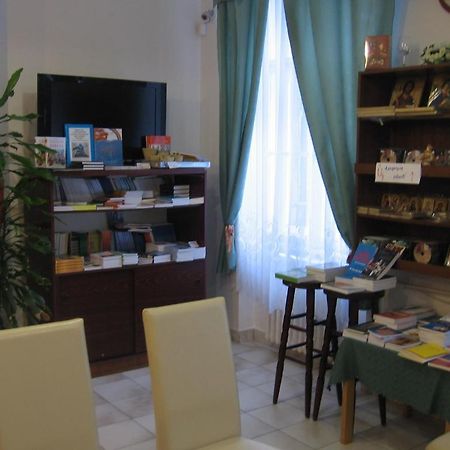 Mater Salvatoris House Hotel Gödöllő Екстериор снимка
