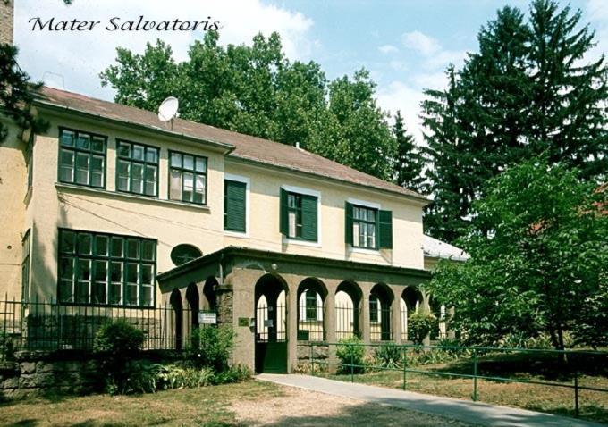 Mater Salvatoris House Hotel Gödöllő Екстериор снимка