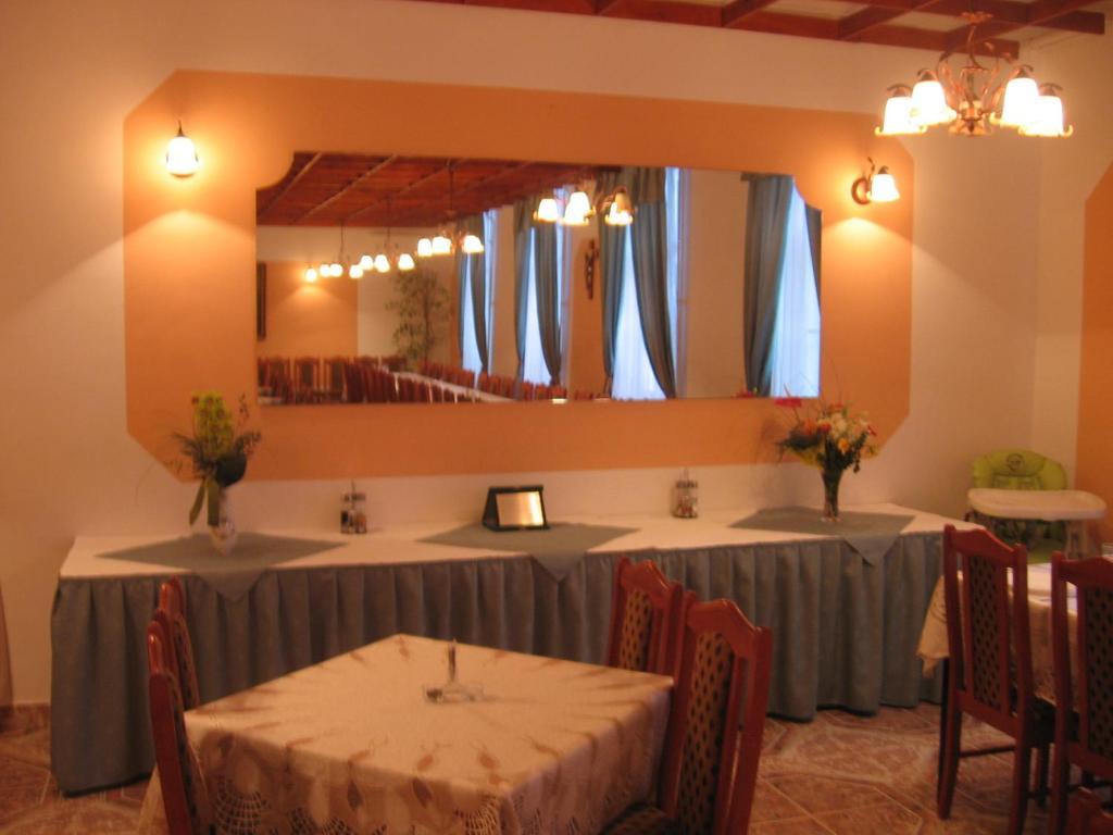 Mater Salvatoris House Hotel Gödöllő Екстериор снимка